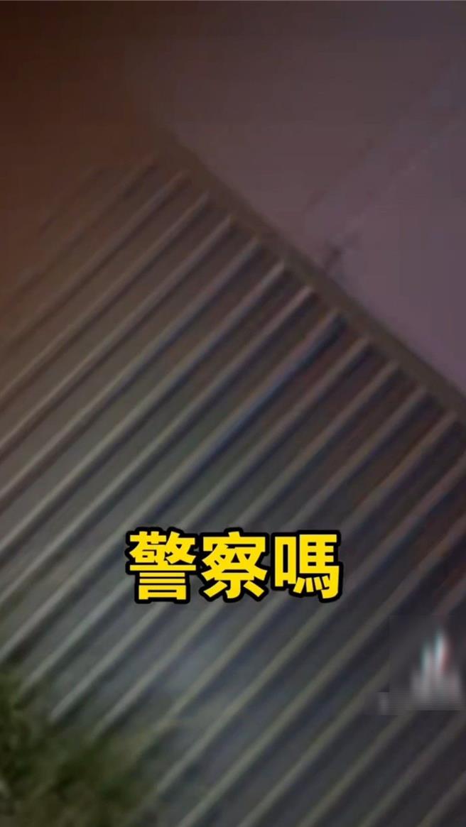 遭骚扰正妹拿手机机警喊「警察吗！」假装报警，成功吓跑噁男。（民眾提供／任义宇高雄传真）