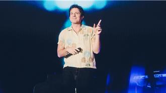 與周董尬場！CP查理首度南下攻蛋 神曲「一首都沒少」嗨翻1.3萬人