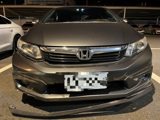 國道1仁德段驚見輪胎皮 釀6車連環撞…警方出手了