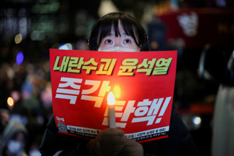 南韩9所大学群起反戒严 将扩大至20间