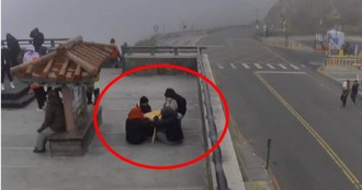 賭性堅強！衝3275公尺武嶺「打麻將」 轄區警坐不住了