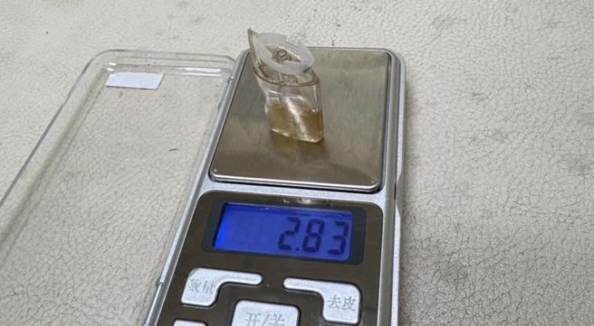 警方查獲「喪屍煙彈」。（警方提供）