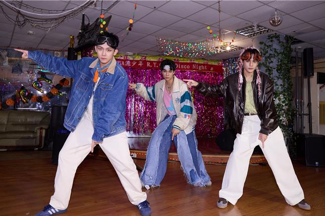 AcQUA源少年6日在記者會上唱跳新歌。（種子音樂提供）