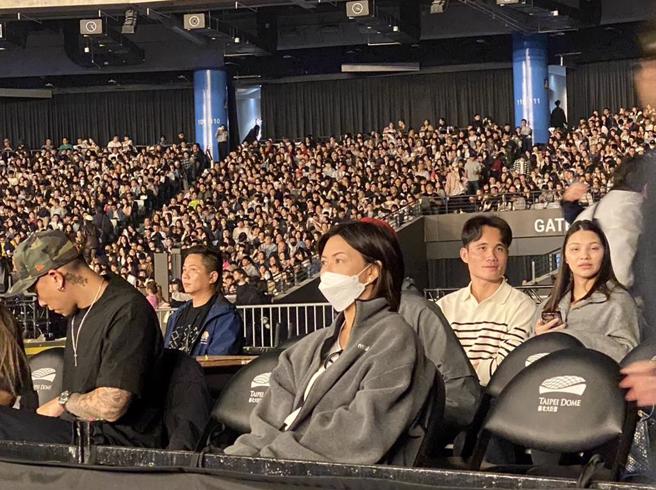 孫燕姿6日赴大巨蛋欣賞周杰倫演唱會。（讀者提供）