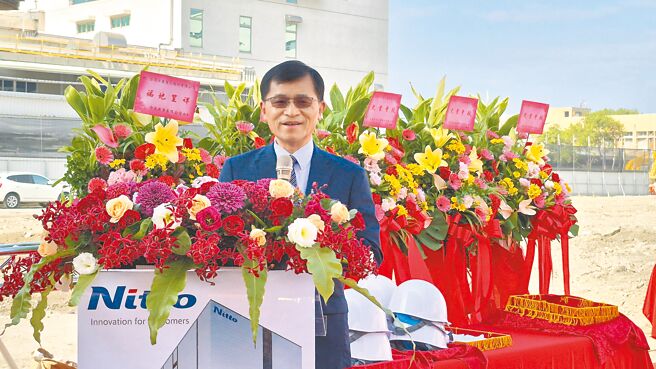 台湾日东电工公司投资44.83亿元，高雄新厂12月4日动土，经济部次长何晋沧致词指出，台湾日东电工公司以具体行动加码投资，展现对台湾支持。图／经济部园管局提供