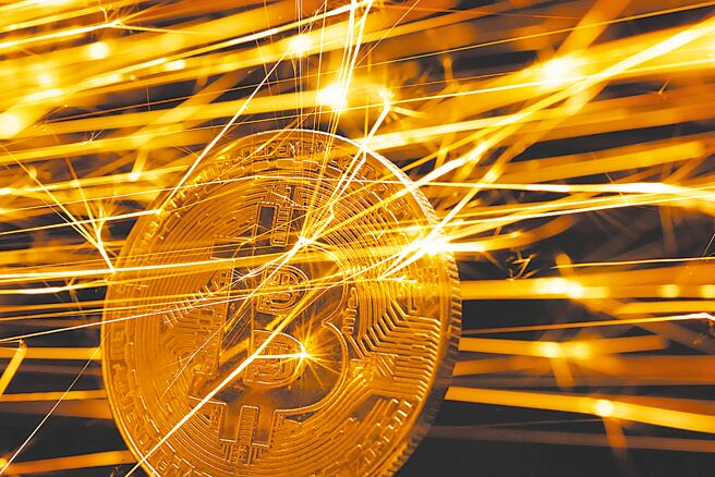 加密货币拥护者艾特金斯将任美国证管会主席，比特币4日应声大涨，一度超过10.3万美元。（路透）