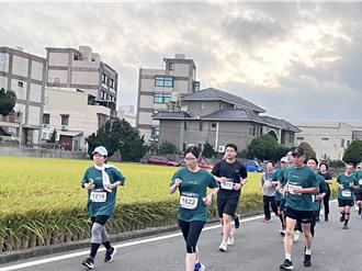 竹北半城路跑開賽 沿路烤乳豬、鹹酥雞在地美食超誘人