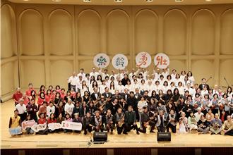 台灣尚勇！160位樂齡音樂素人勇登舞台 嘉義音樂會驚豔全場