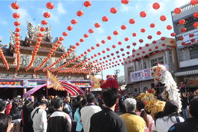 眾多信徒到场共襄盛举。（李京升摄）