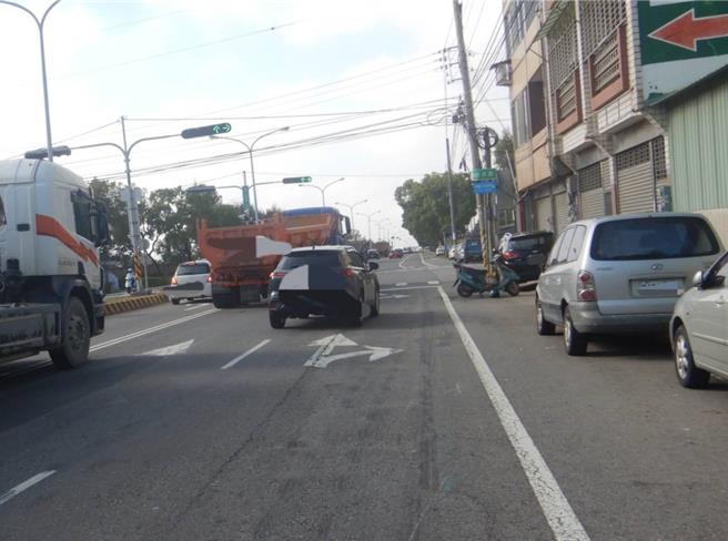 沙鹿区中清路六段今天发生死亡车祸。（民眾提供／李京升台中传真）