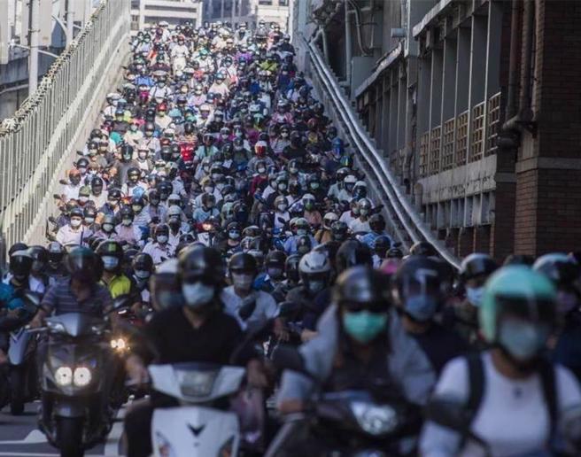 我国则以2020小时居世界主要各国第5、亚洲主要国家第2。（报系资料照）