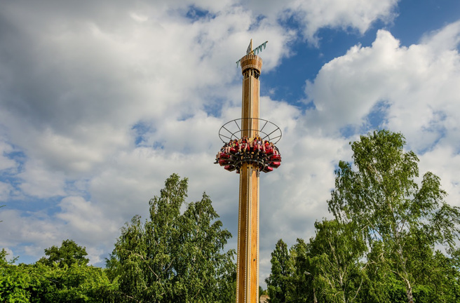 美國一名14歲少年遊玩自由落體時，因為安全桿沒固定好而遭拋飛，不幸墜地身亡。（示意圖：Shutterstock／達志）
