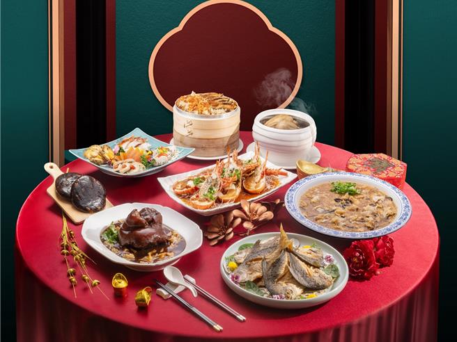 汉来美食高雄汉来宴会厅推出除夕外带年菜，一套6人份6菜1汤1甜品，适合中小家庭，12月31日前预订，特惠价10888元，现省1111元。(汉来美食提供)