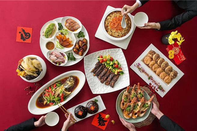 高雄巨蛋宴会厅推出外带年菜，一套6人份，6菜1汤1甜品，原价11999元，12月31日前预订，特惠价10888元。(汉来美食提供)
