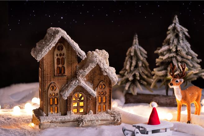 礁溪寒沐酒店于12月份以「沐雪冬城」欧风小镇为主轴，推出一系列圣诞节住房、餐饮及慈善活动呼应圣诞节。(礁溪寒沐酒店提供)