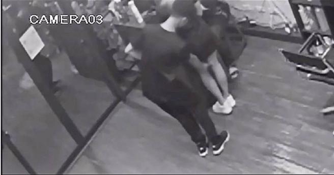 自称「FBI帅哥」29岁网红邓佳华，去年在与女髮型设计师同事A女共事期间，竟心生不轨，于工作场所偷拍A女裙底。（报系资料照／当事人提供）