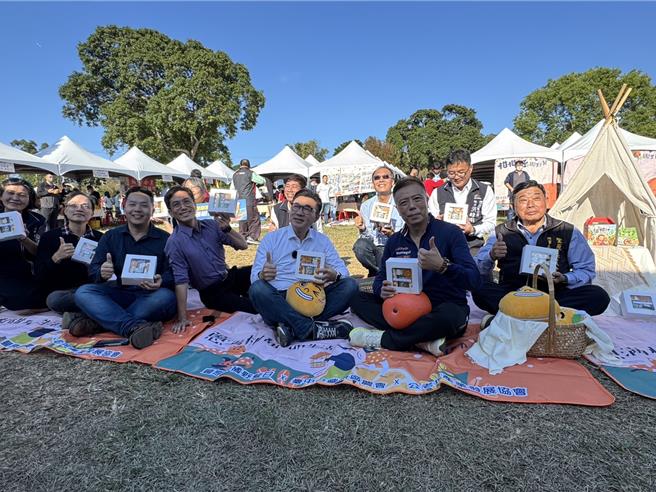 立法院副院長江啟臣等人也到場共盛舉。（李京昇攝）