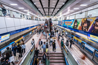 高中生車廂「放音樂跳抖音舞」 乘客制止挨揍！北捷回應了