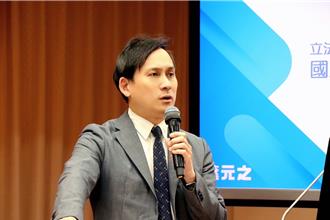 許銘春戰力曝！2026高雄市長綠營5搶1「民調太扯」 葉元之驚呆