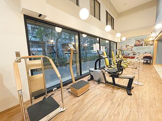 銀髮海嘯近 企業搶樂齡商機