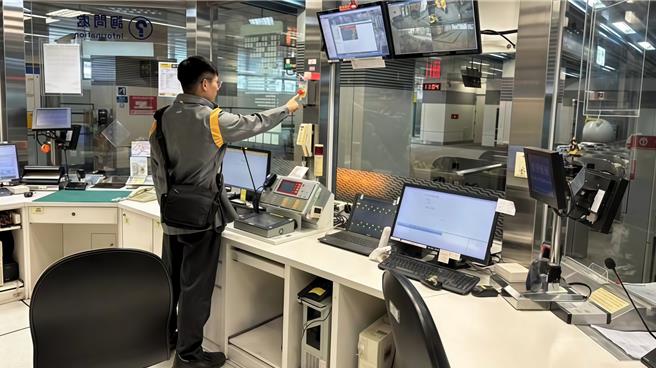 測試期間將恢復原有的營運模式及搭乘月台和方向，班距變更為尖峰5至7分鐘、離峰則為8至10分鐘。（新北捷運公司提供）