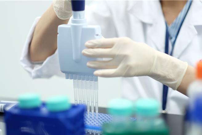 行動基因投入大量研發資源，結合AI技術提升基因檢測的效率與準確度，為台灣精準醫療的發展奠定重要基礎。（行動基因提供／林周義台北傳真）