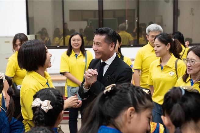 戴动台北发展协会理事长、台北市议长戴锡钦，于11月9日、12月7日分别在松山区与信义区举办2场「音为有爱 戴来关怀_秋季音乐会」，匯集来自各个学校的学子，带来丰富多元的音乐演出。（台北市议长戴锡钦提供／刘彦宜台北传真）