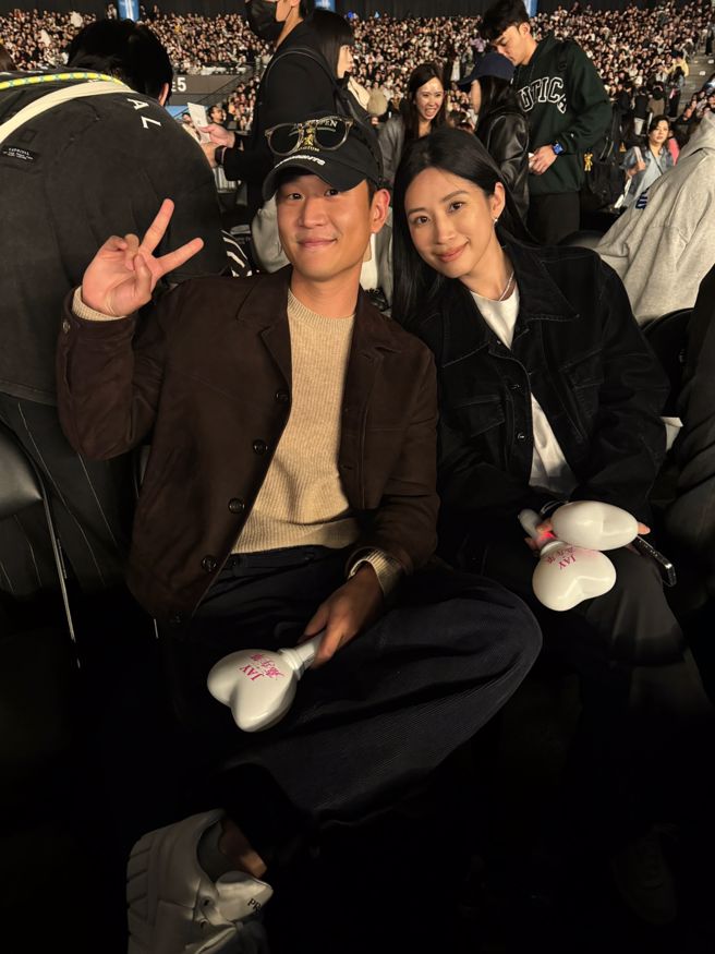 周興哲和老婆趙岱新。（圖／尤嬿妮攝）