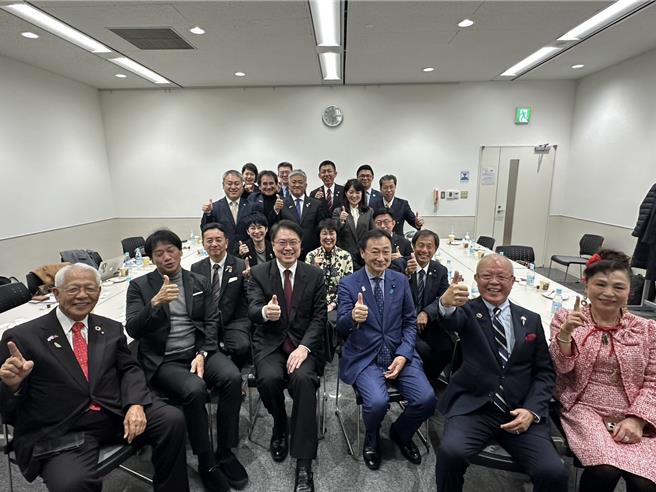 民进党秘书长林右昌访日，并与日本大阪维新之会的核心人士进行闭门会谈。（民进党提供）