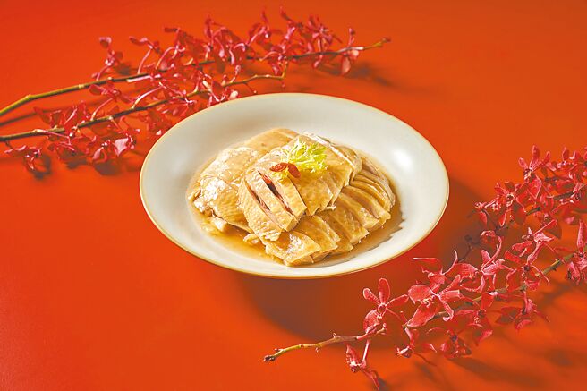 「江南春」累积卖破万只的「绍兴醉鸡腿，今年首次开放无限量供应。（台北福华大饭店提供）