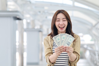 3星座女吸金能力强 靠自己就能成富婆