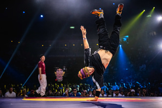 霹雳舞》荷兰舞者包办Red Bull BC One男女冠军 孙振止步16强