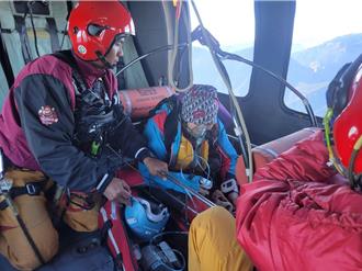 女攀馬博橫斷縱走高山症發作 空勤黑鷹直升機馳援