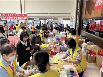 爱心义卖暖人间 卫福部丰原医院募款助独居长辈