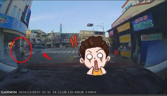 台中小黑掙脫牽繩狂奔 驚險穿越馬路「主人好無奈」