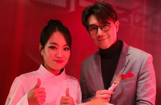 蒋伟文20年粉丝深情告白  新书面交《黑白大厨》港点女王