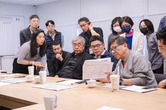 日本建築大師隈研吾名譽博士加冕 現勘亞洲地標「聯聚中維大廈」