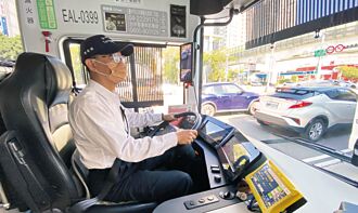 開公車兼導遊 陳俊誠為台中拚經濟