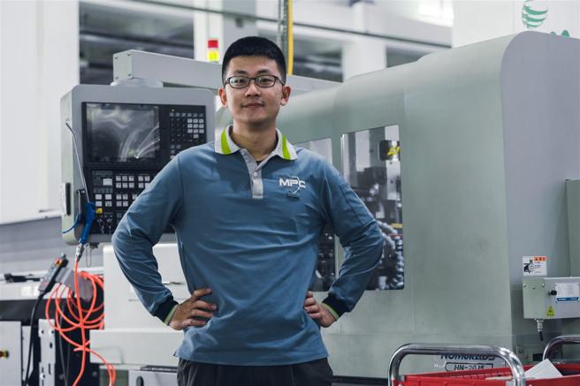 机工士涂家玮上士。（记者陈怡璇摄）