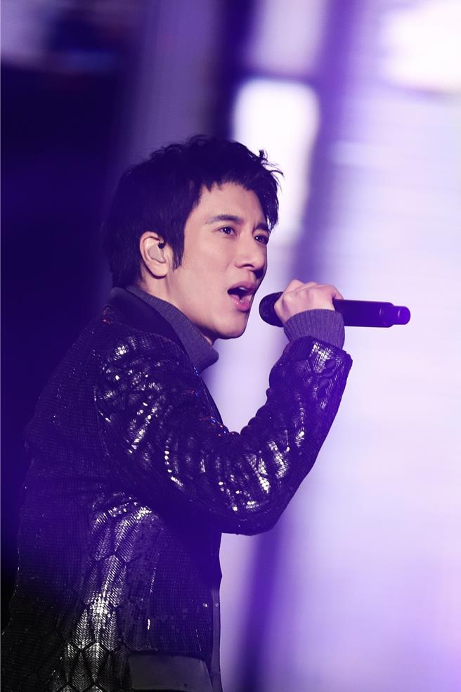 王力宏昨晚在金华开唱，精彩演出嗨翻全场。（西东音乐提供）
