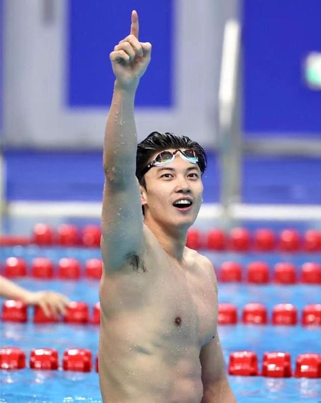 中國大陸游泳健將汪順曾獲2020年東京奧運會男子200米混合泳冠軍。（摘自汪順微博）
