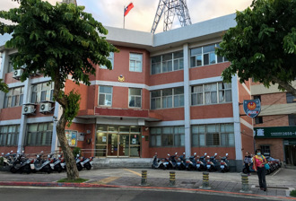 内湖毒舌警起底！母女遇诈挨讽「你还活着？」 他为1事屡被投诉