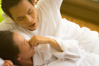 妹子怨男友睡著飄屍臭味 醒著卻沒事 醫揭可能原因