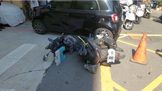 轎車出巷口未停等 「碰」騎士經過慘遭撞飛骨折