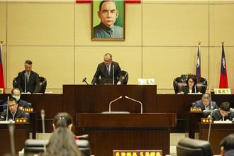 苗县议会临时会  总预算追加、房屋税等法案一读送审