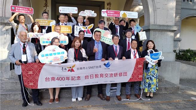 台日教育交流研修团参访台南一中。（台南一中提供／曹婷婷台南传真）