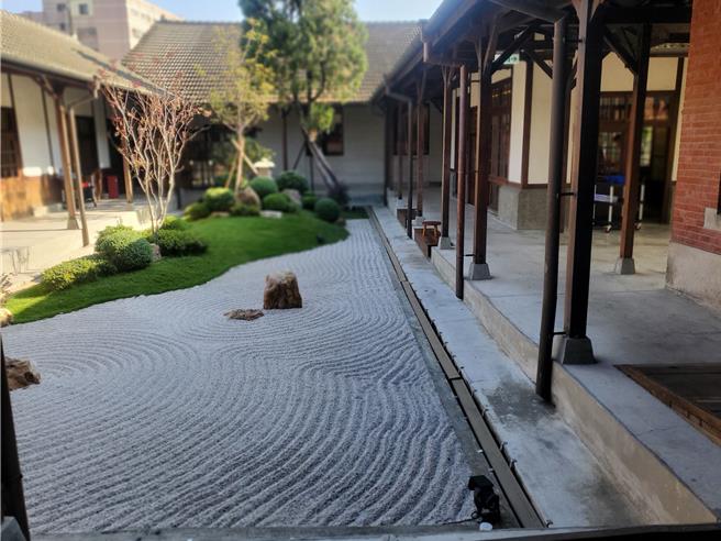 斗南分局舊辦公廳舍興建於1930年，前身是台南州斗六郡斗南警察官吏派出所、保甲事務所，有迴廊、中庭等日式建築元素。（周麗蘭攝）