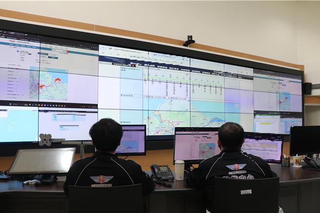 交通部公路局車輛動態資訊管理中心以iBus公路汽車客運動態資訊系統、tBus遊覽車動態資訊系統、dCar危險物品車輛動態資訊系統為3大核心。（蔡明亘攝）