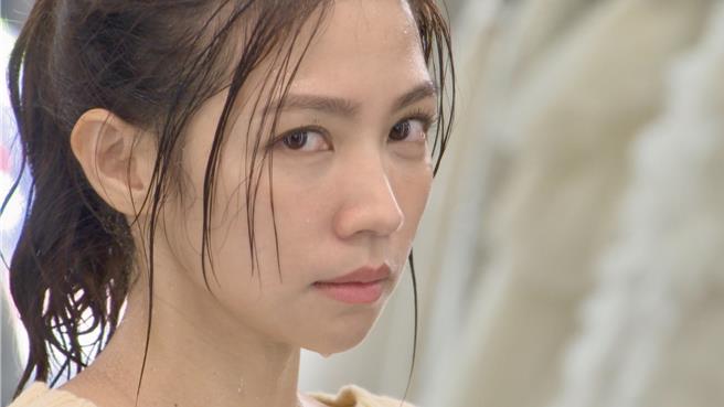 曾智希剧中为復仇变成多面女郎。（民视提供）
