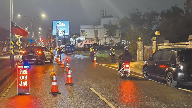 桃警自10月中旬起，针对5大交通违规展开为期2个月的强力执法，取缔案较去年增近1成，死亡事故较去年减少8件、下降28.6％。（交大提供／蔡依珍桃园传真）